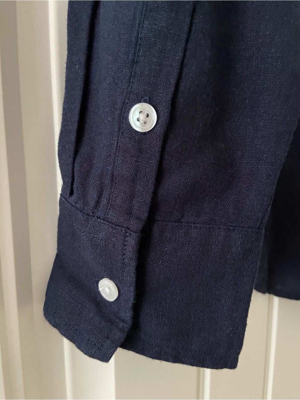 NWT - Banana Republic Linen Blend Dark Navy Button-Down Shirt - Medium - Picture 9 of 9